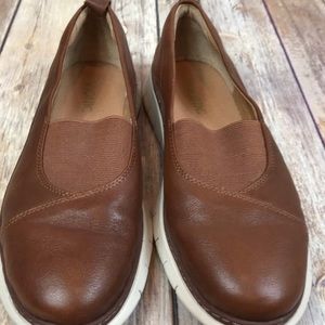 Vionic  Linden Leather Slip On Loafer
